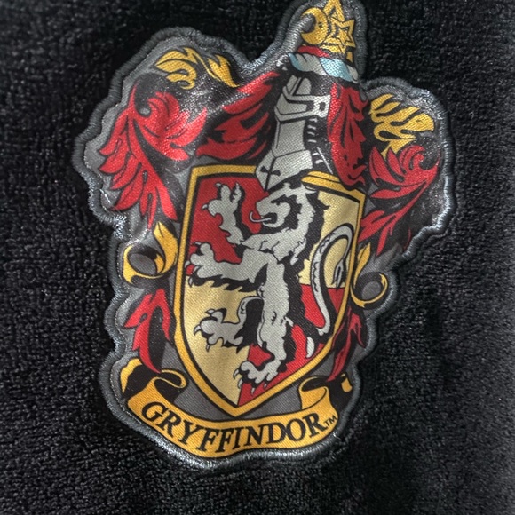 Harry Potter Gryffindor Poncho Fleece - Picture 3 of 4